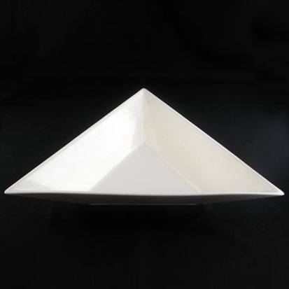 大同磁器 象牙強化 三角形深皿 S001(45x45xH7cm)